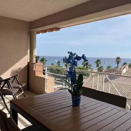 Magnifique Vue Avec Piscine, Cap Hermes 410