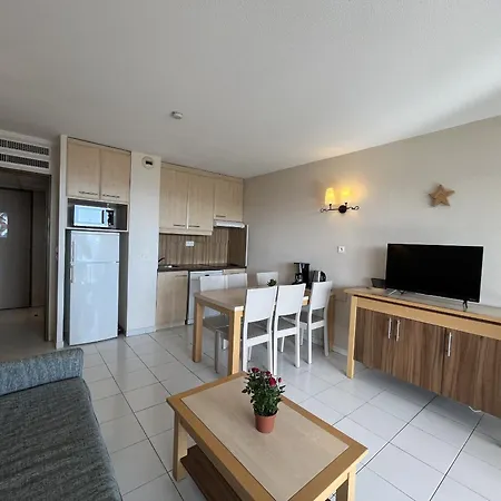 Magnifique Vue Avec Piscine, Cap Hermes 410 *